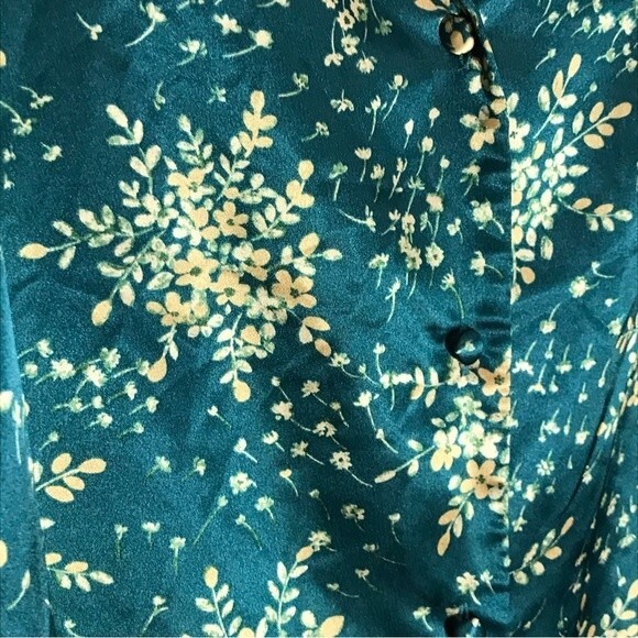 Gilligan & O'Malley Silky Collared Button Front Loungewear Pajama Top Green Gold - Picture 2 of 8